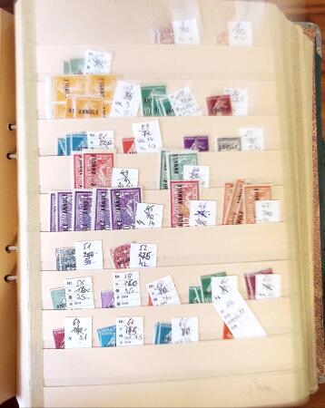 Ancien stock marchand avec surtout millésimes, carnets,