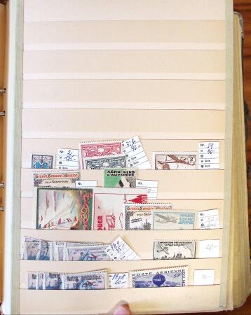 Ancien stock marchand avec surtout millésimes, carnets,