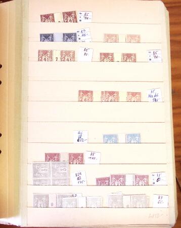 Ancien stock marchand avec surtout millésimes, carnets,