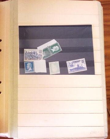 Ancien stock marchand avec surtout millésimes, carnets,