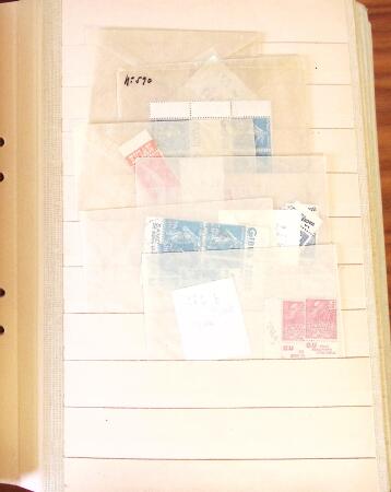 Ancien stock marchand avec surtout millésimes, carnets,