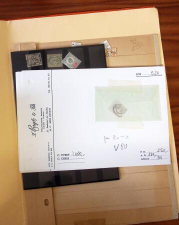 Ancien stock marchand avec surtout millésimes, carnets,