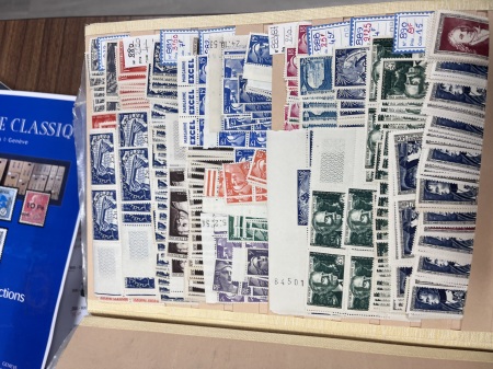 1900-1970, Ancien stock marchand en 3 classeurs de