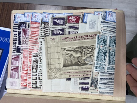1900-1970, Ancien stock marchand en 3 classeurs de