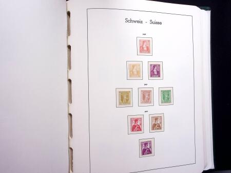 1850-1977 Reichhaltige Sammlung Schweiz in drei Leuchtturm