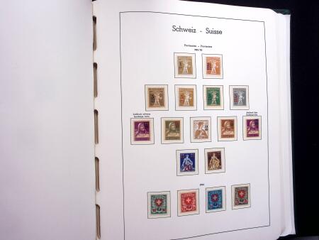 1850-1977 Reichhaltige Sammlung Schweiz in drei Leuchtturm