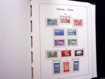 1850-1977 Reichhaltige Sammlung Schweiz in drei Leuchtturm