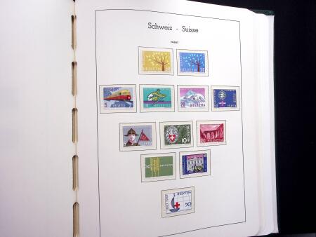1850-1977 Reichhaltige Sammlung Schweiz in drei Leuchtturm