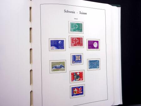 1850-1977 Reichhaltige Sammlung Schweiz in drei Leuchtturm