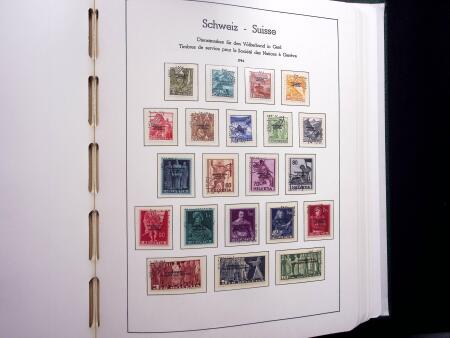 1850-1977 Reichhaltige Sammlung Schweiz in drei Leuchtturm