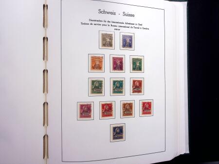 1850-1977 Reichhaltige Sammlung Schweiz in drei Leuchtturm
