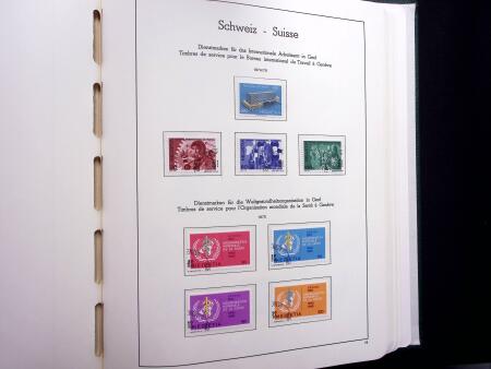 1850-1977 Reichhaltige Sammlung Schweiz in drei Leuchtturm