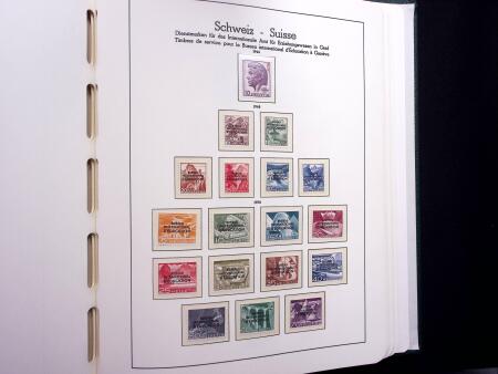 1850-1977 Reichhaltige Sammlung Schweiz in drei Leuchtturm