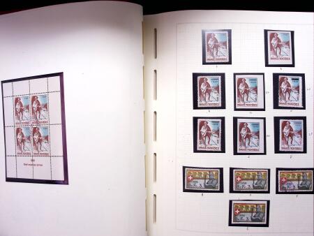 GRENZTRUPPEN: Reichhaltige Partie in Leuchturm Album,