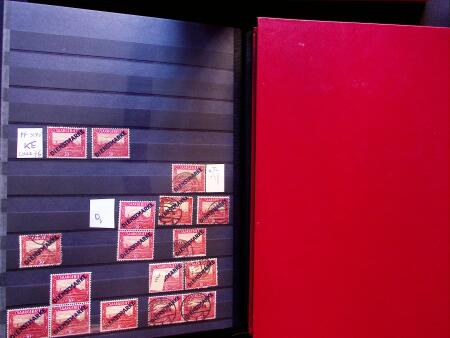 1922-29 OFFICIALS: Specialised collection in two stockbooks