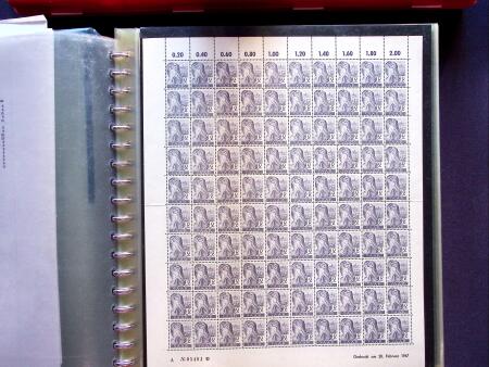 1947 SAAR I issue: Mint duplication in two stockbooks,