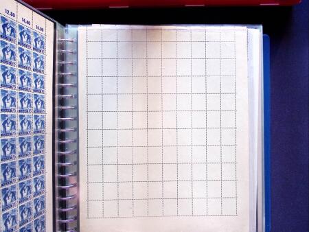 1947 SAAR I issue: Mint duplication in two stockbooks,