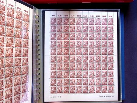 1947 SAAR I issue: Mint duplication in two stockbooks,