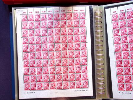 1947 SAAR I issue: Mint duplication in two stockbooks,