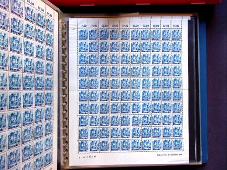 1947 SAAR I issue: Mint duplication in two stockbooks,