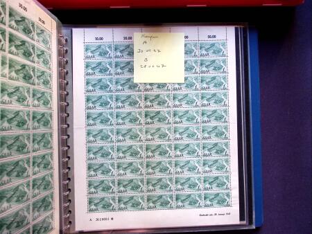 1947 SAAR I issue: Mint duplication in two stockbooks,