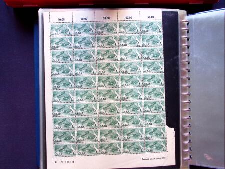 1947 SAAR I issue: Mint duplication in two stockbooks,