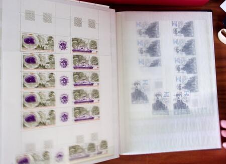 1955-2000, Stock en un classeur, neufs * et **, dont