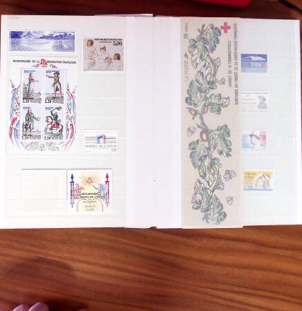1849-2012, Trois débuts de collections de France en