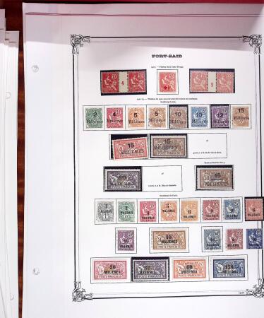 Petite collection sur grandes pages d'album, comprenant