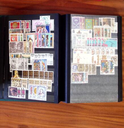 1880-1980, Small estate in six stockbooks incl. some
