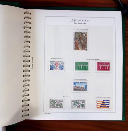 1983-2014, Quatre classeurs avec les possessions françaises :