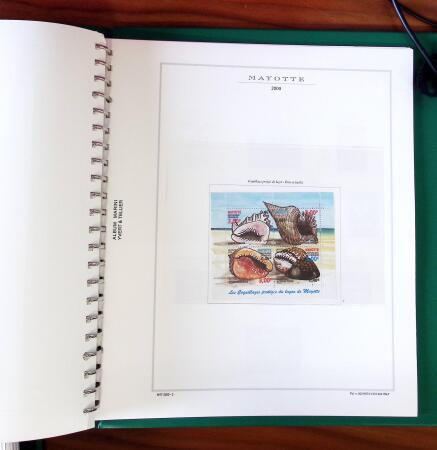 1983-2014, Quatre classeurs avec les possessions françaises :