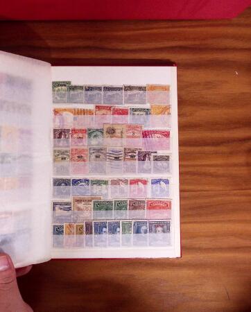 1860-1960 THE AMERICAS, Eleven stockbooks with USA