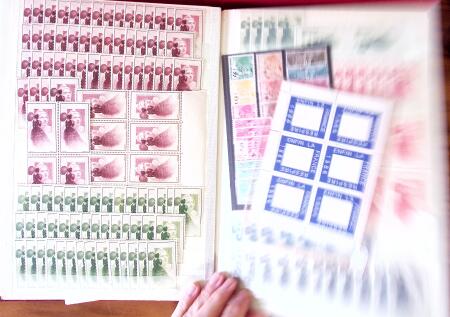 1880-1990, Amazing selection of VIGNETTES in five stockbooks,