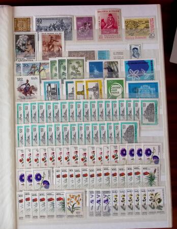 1860-1990, Collection of OVERSEAS in XX stockbooks,