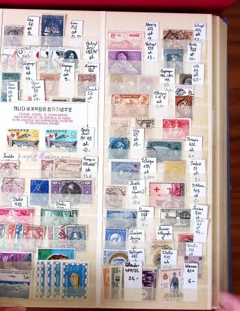 1860-1990, Collection of OVERSEAS in XX stockbooks,