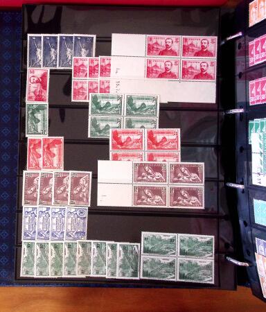 1900-2004, Stock de neuf en 14 classeurs, presque exclusivement