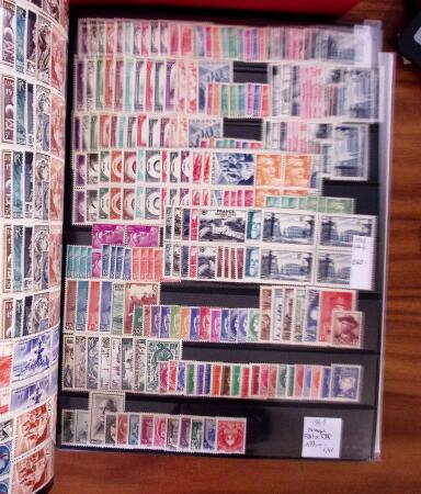 1900-2004, Stock de neuf en 14 classeurs, presque exclusivement
