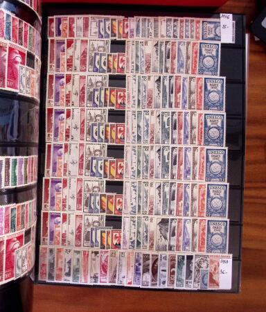 1900-2004, Stock de neuf en 14 classeurs, presque exclusivement