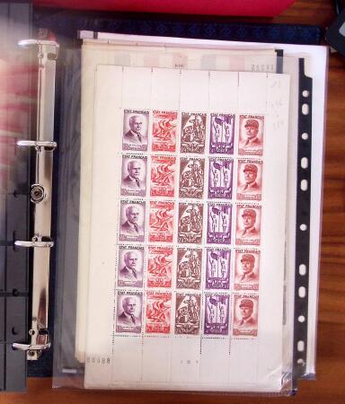 1900-2004, Stock de neuf en 14 classeurs, presque exclusivement