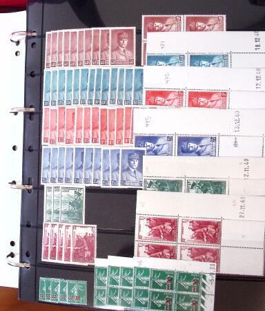 1900-2004, Stock de neuf en 14 classeurs, presque exclusivement