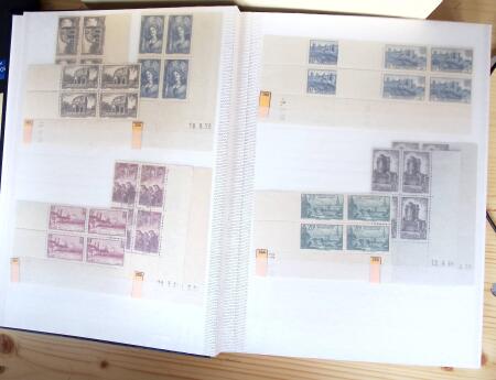 1928-1998, Collection de coins datés en 3 classeurs,