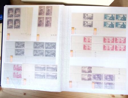 1928-1998, Collection de coins datés en 3 classeurs,