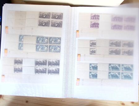 1928-1998, Collection de coins datés en 3 classeurs,