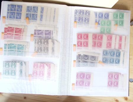 1928-1998, Collection de coins datés en 3 classeurs,
