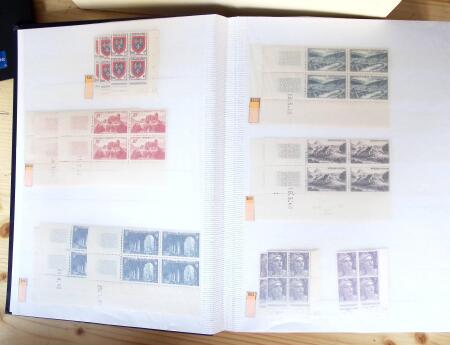 1928-1998, Collection de coins datés en 3 classeurs,