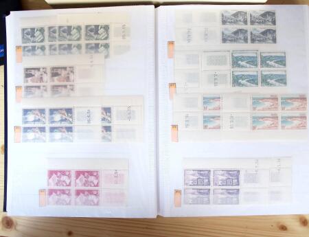 1928-1998, Collection de coins datés en 3 classeurs,