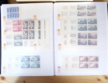 1928-1998, Collection de coins datés en 3 classeurs,