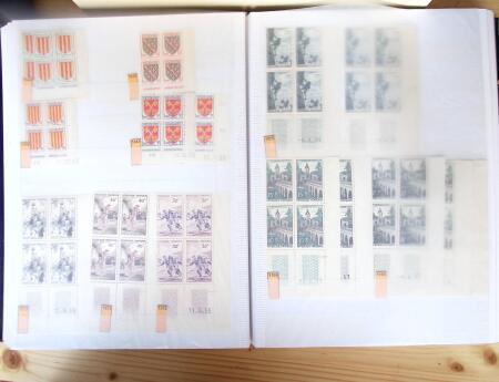1928-1998, Collection de coins datés en 3 classeurs,