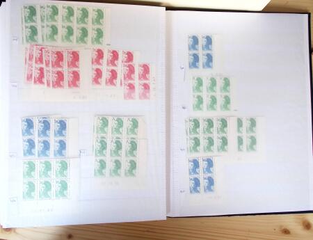 1928-1998, Collection de coins datés en 3 classeurs,